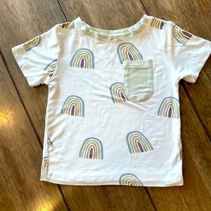Kyte Baby Bamboo Unisex Tee. Size 18-24 mo. Print: Rainbow w/ Sage. Gently Used.